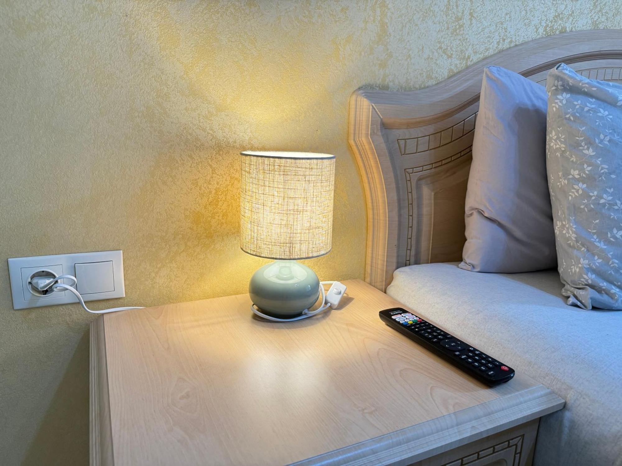 Cozy Two Bedroom Large Apartment Chişinău Extérieur photo