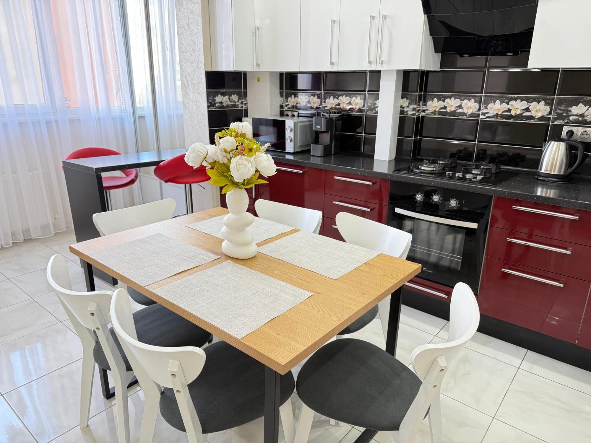 Cozy Two Bedroom Large Apartment Chişinău Extérieur photo