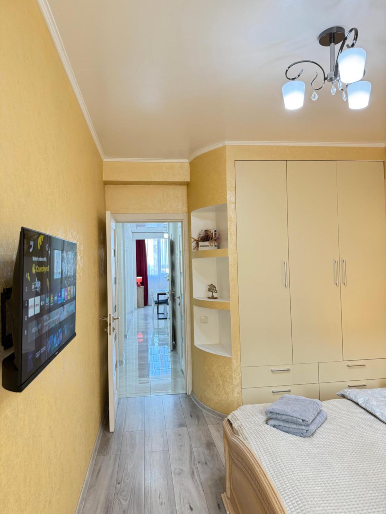 Cozy Two Bedroom Large Apartment Chişinău Extérieur photo