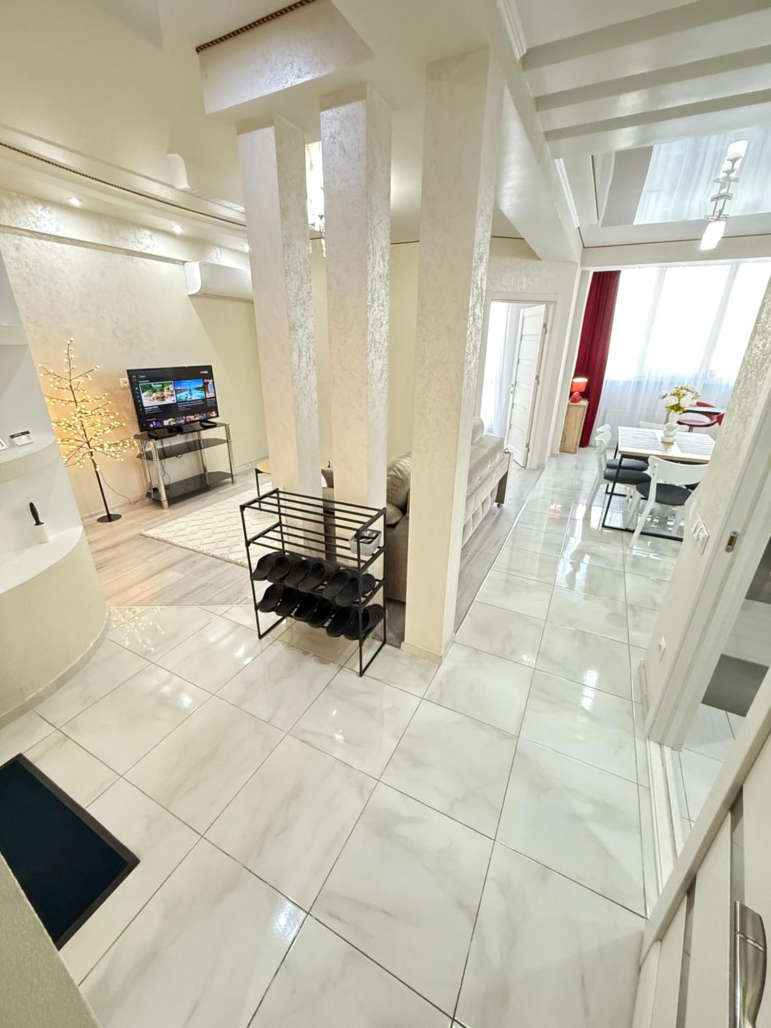 Cozy Two Bedroom Large Apartment Chişinău Extérieur photo