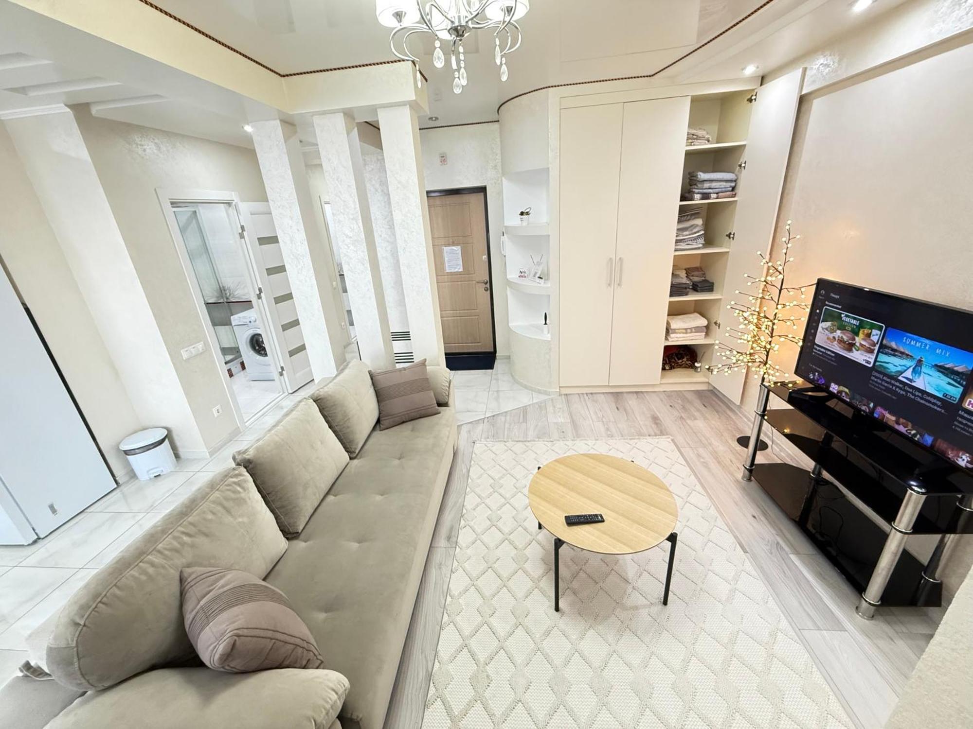 Cozy Two Bedroom Large Apartment Chişinău Extérieur photo